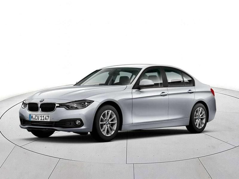 Glacier silver Usata 2018 BMW 318 Advantage Tre volumi | 17.900 € (Buon prezzo) - Immagine 1/1