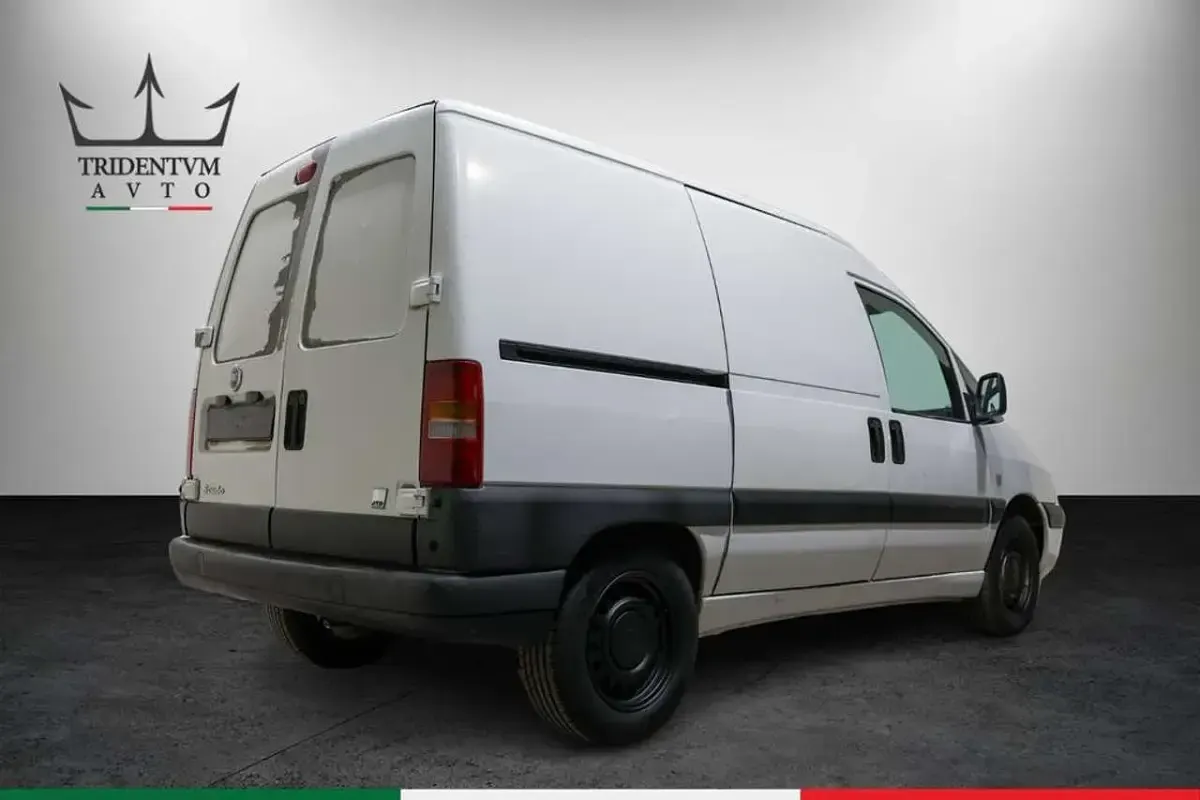 Usata Fiat Scudo Lusso 109 CV (80 kW) 2006 Bianco Furgone