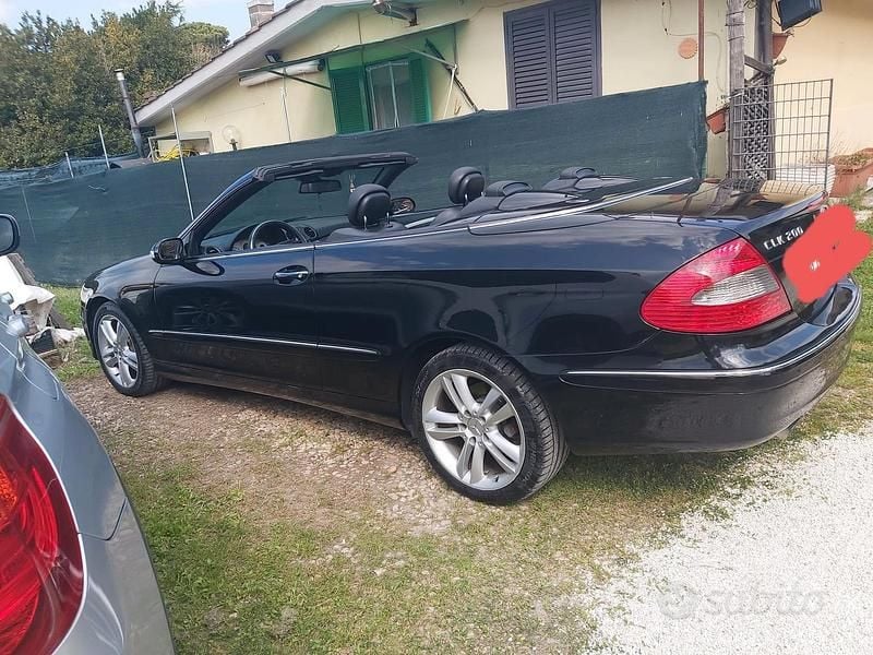 Begagnad Mercedes CLK200 163 HK (119 kW) 2007 Svart Cab