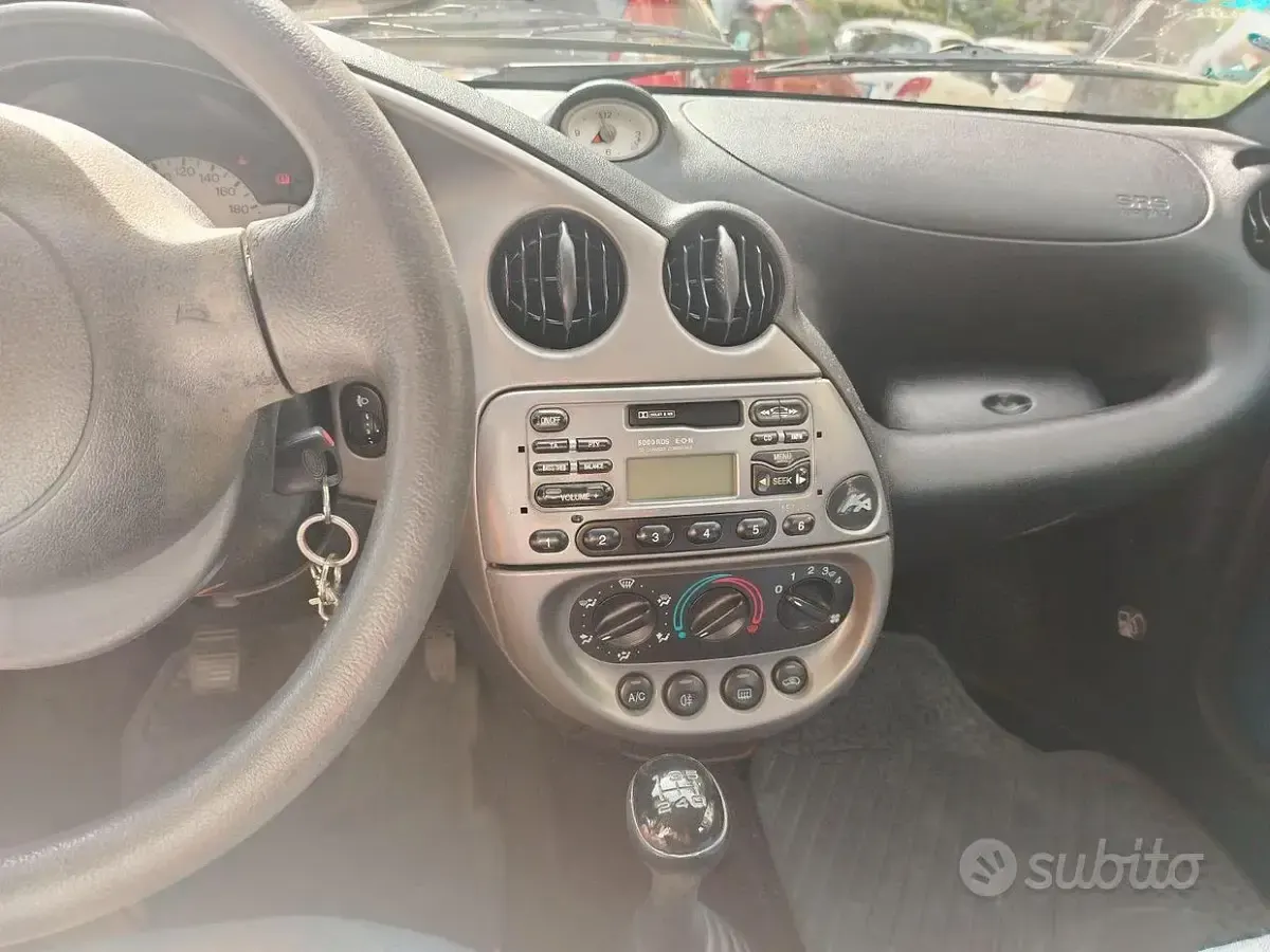 Usata Ford Ka 69 CV (50 kW) 2004 Blu Utilitaria