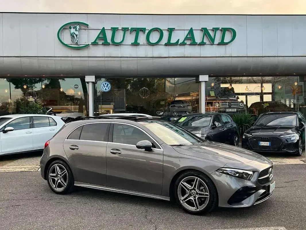 Usata Mercedes A180 AMG Line Premium Plus 116 CV (85 kW) 2024 Berlina