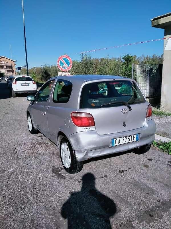 Usata Toyota Yaris 86 CV (63 kW) 2003 Berlina
