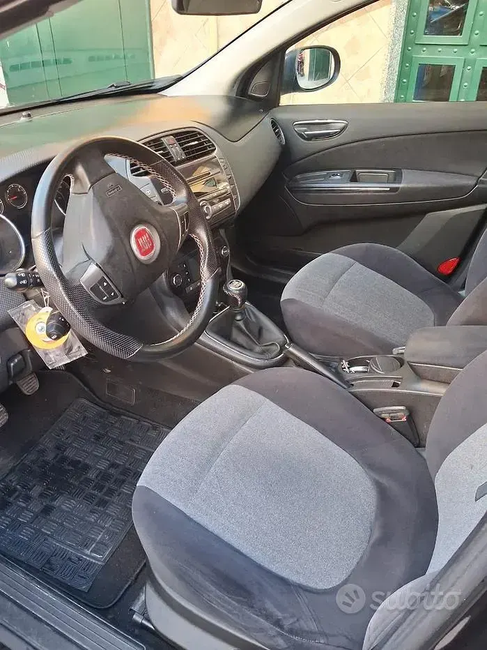Usata Fiat Bravo 120 CV (88 kW) 2012 Nero Utilitaria