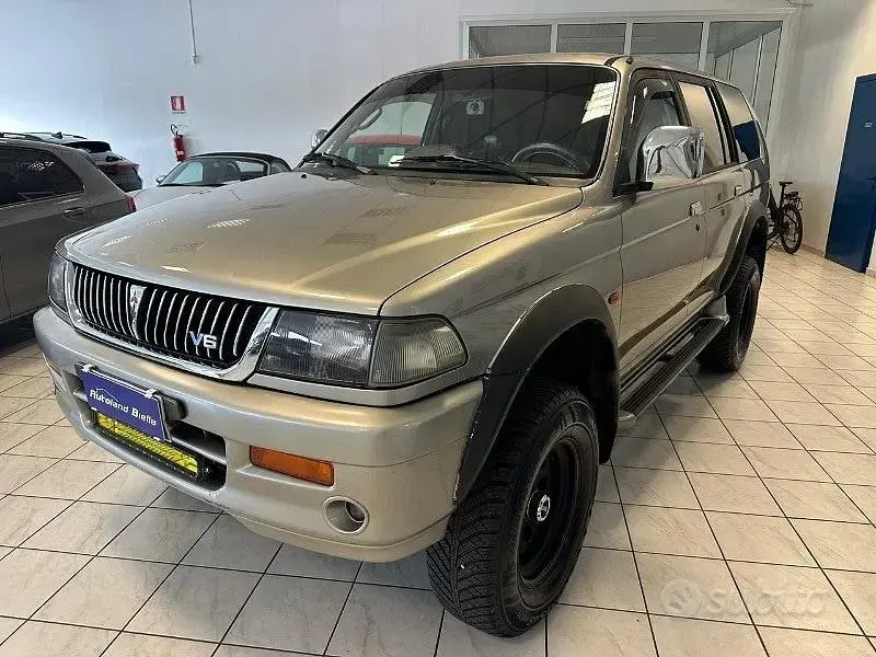 Usata Mitsubishi Pajero Sport 177 CV (130 kW) 1999 Grigio SUV