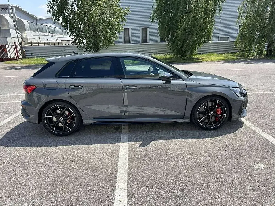 Usata Audi RS3 Ambiente 400 CV (294 kW) 2024 Grigio Berlina
