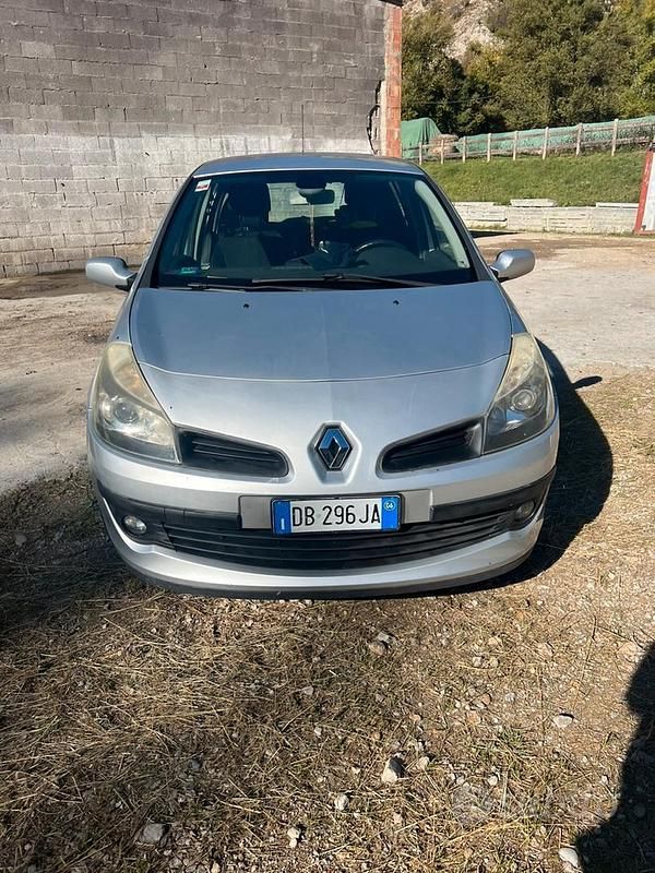 Usata Renault Clio II 75 CV (55 kW) 2005 Berlina
