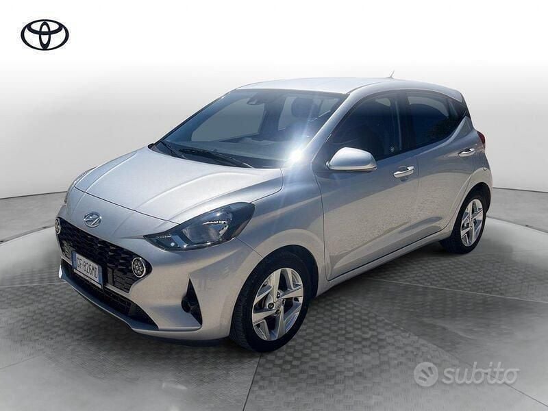Grigio Usata 2021 Hyundai i10 Prime Due volumi | 11.500 € (Buon prezzo) - Immagine 1/4