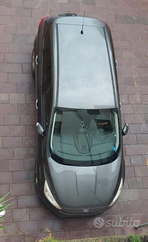 Grigio Usata 2016 Ford C-MAX Monovolume | 8500 € (Buon prezzo) - Immagine 1/4