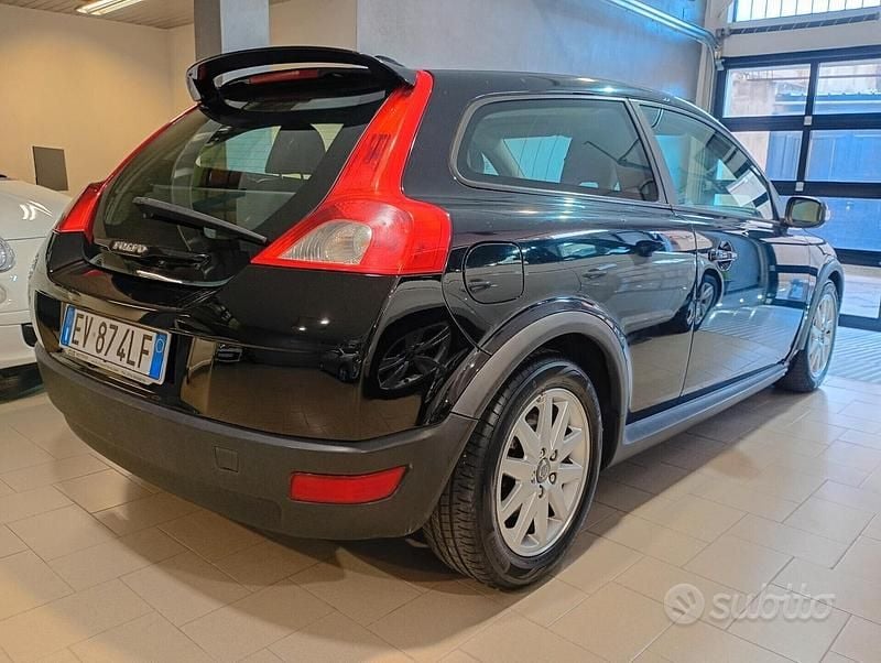 Usata Volvo C30 Summum 136 CV (100 kW) 2007 Nero Utilitaria