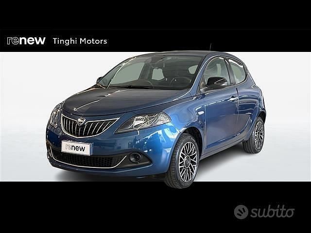 Usata Lancia Ypsilon 69 CV (50 kW) 2024 Blu scuro Utilitaria