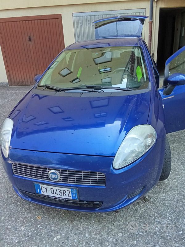 Usata Fiat Grande Punto 2005 Blu Utilitaria