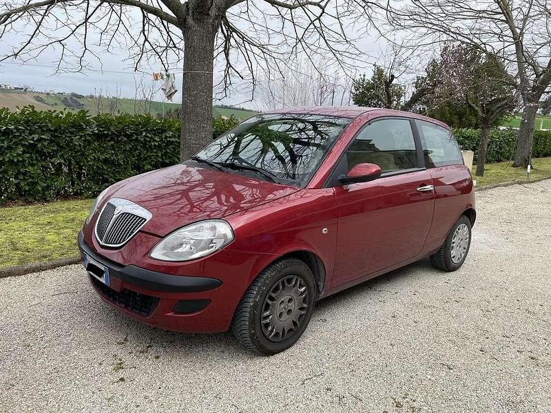 Usata Lancia Ypsilon 69 CV (50 kW) 2006 Rosso Utilitaria