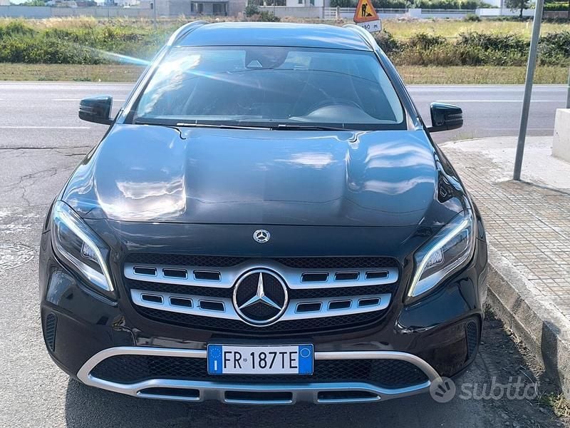 Usata Mercedes GLA180 Premium 110 CV (80 kW) 2018 Nero SUV
