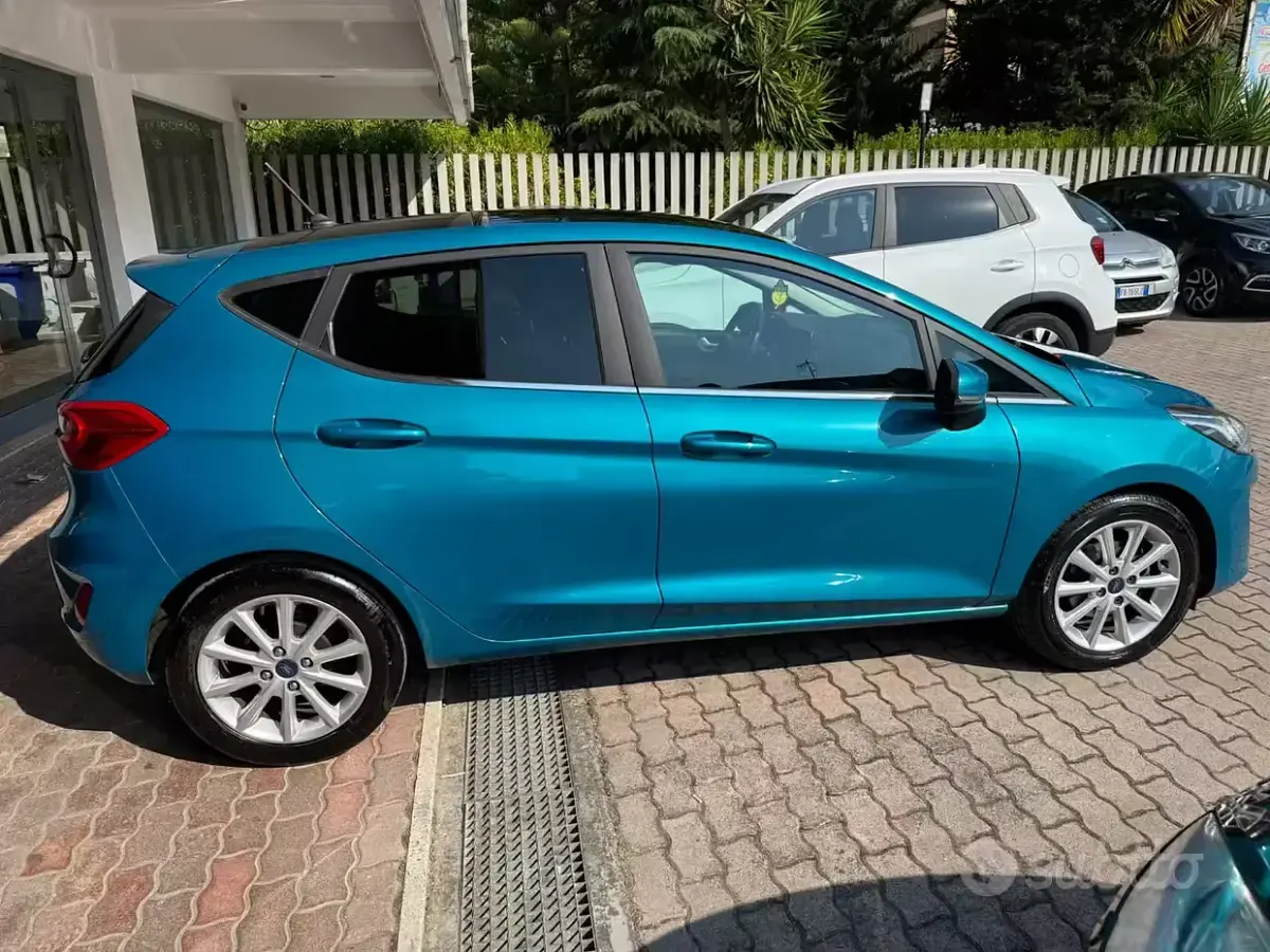 Usata Ford Fiesta Titanium 85 CV (62 kW) 2018 Bluazzurro Utilitaria