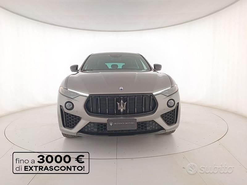 Usata Maserati Levante 330 CV (242 kW) 2021 Grigio SUV