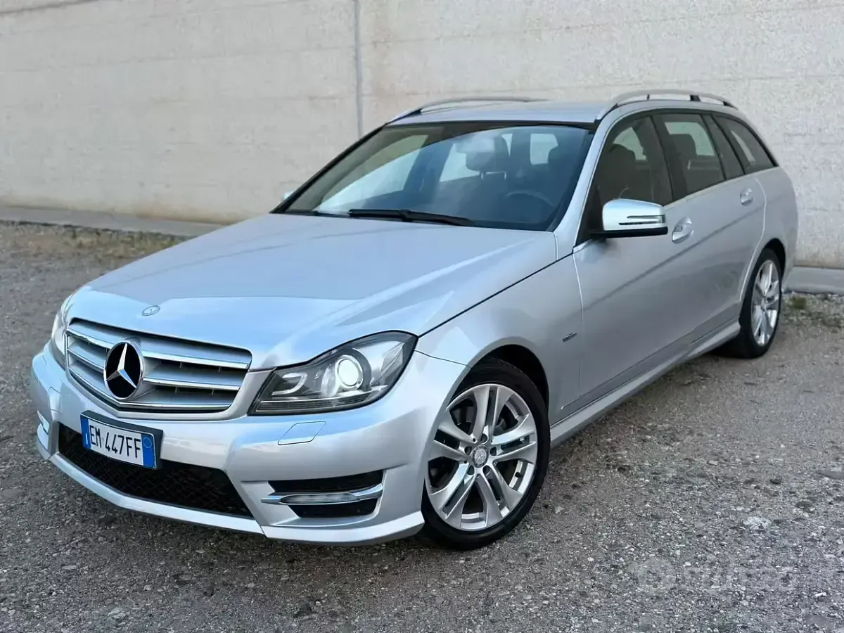 Usata Mercedes C220 Avantgarde 170 CV (125 kW) 2012 Grigio Station wagon