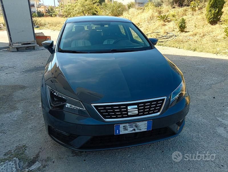 Grigio Usata 2020 Seat Leon Tre volumi | 11.000 € (Buon prezzo) - Immagine 1/4