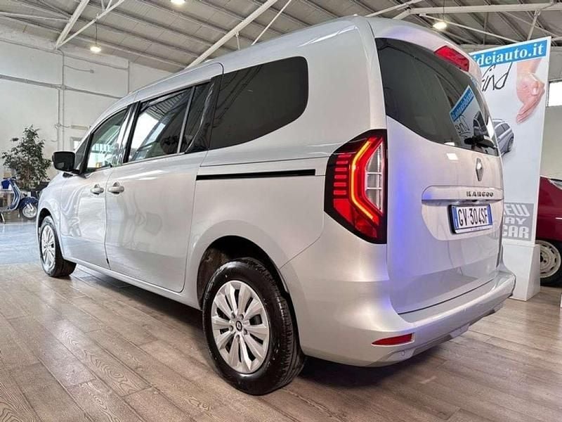 Usata Renault Kangoo Equilibre 95 CV (69 kW) 2024 Argento metallizzato Monovolume