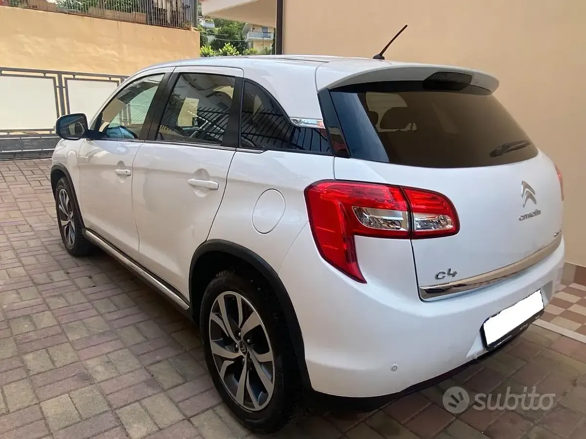 Usata Citroën C4 Aircross Attraction 114 CV (83 kW) 2015 Bianco SUV