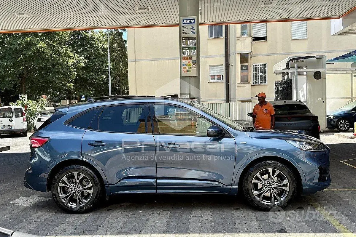 Usata Ford Kuga ST-Line 152 CV (111 kW) 2022 Blu SUV