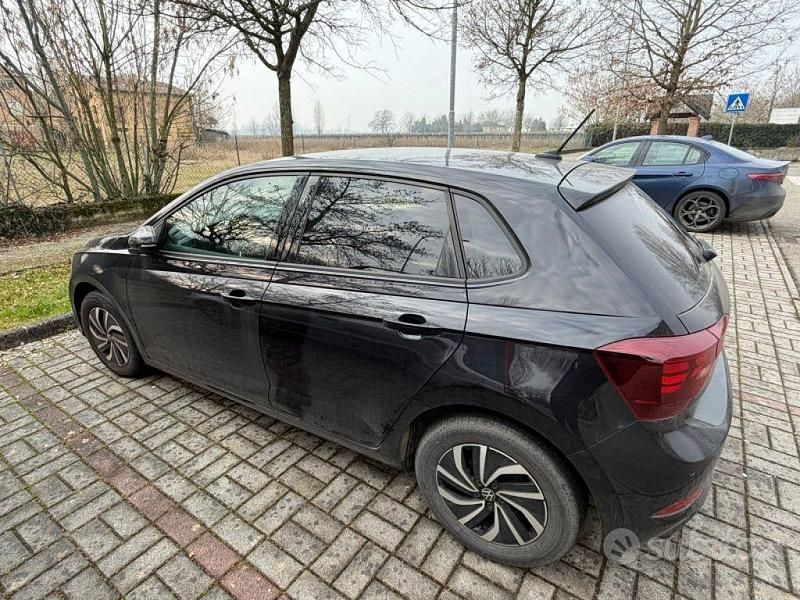 Usata VW Polo Life 95 CV (69 kW) 2023 Nero Utilitaria