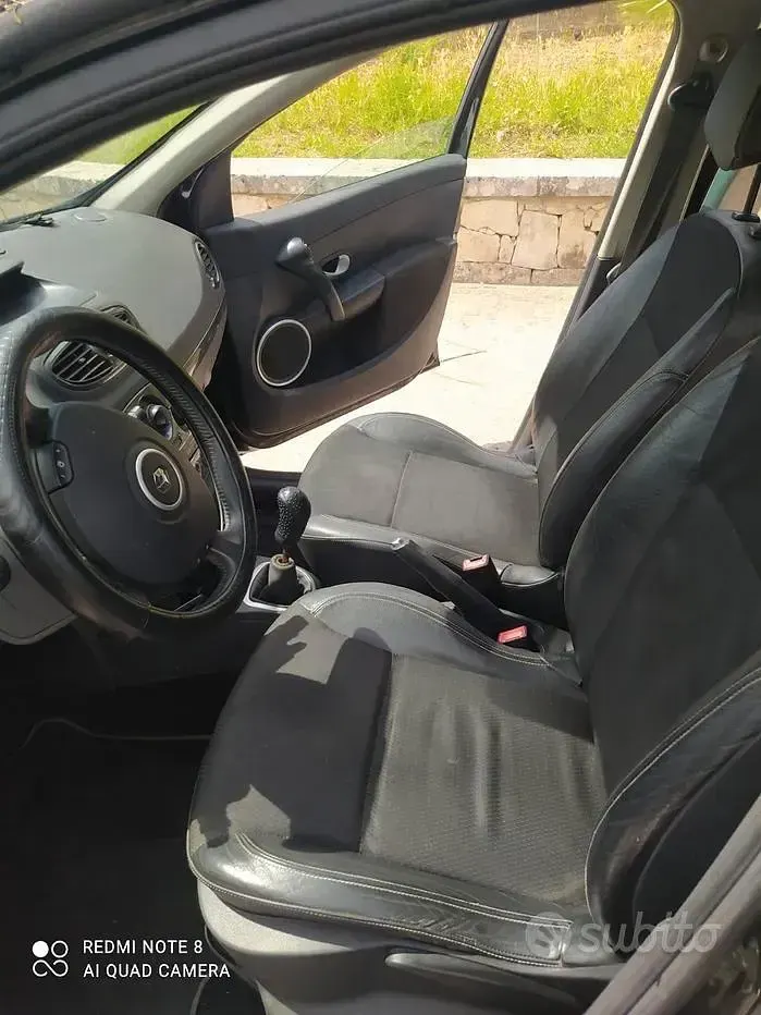 Usata Renault Clio II 98 CV (72 kW) 2008 Blu Berlina