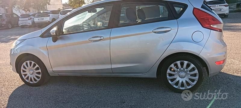Usata Ford Fiesta 2010 Grigio Utilitaria
