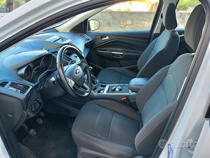 Usata Ford Kuga Titanium 120 CV (88 kW) 2017 Bianco SUV