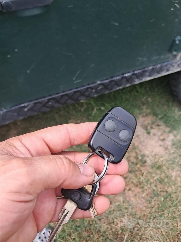 Usata Land Rover Defender S 122 CV (89 kW) 2004 Verde SUV