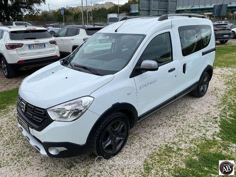 Usata Dacia Dokker Stepway 91 CV (66 kW) 2017 Bianco Monovolume