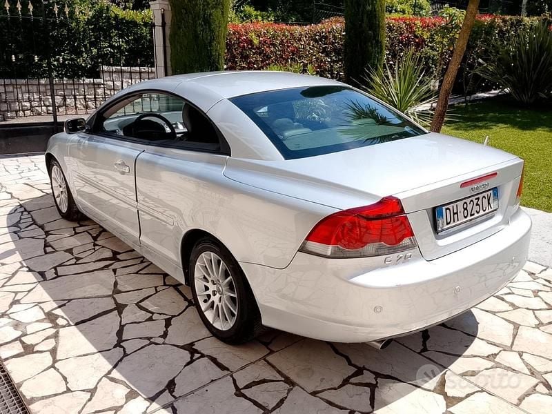 Usata Volvo C70 Momentum 2007 Grigio Cabrio