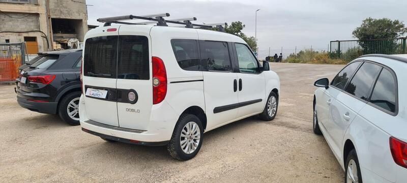 Usata Fiat Doblò 134 CV (98 kW) 2011 Bianco Monovolume
