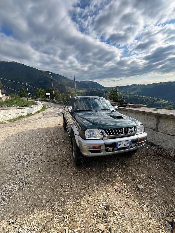 Usata Mitsubishi L200 100 CV (73 kW) 2000 Verde Pick-up