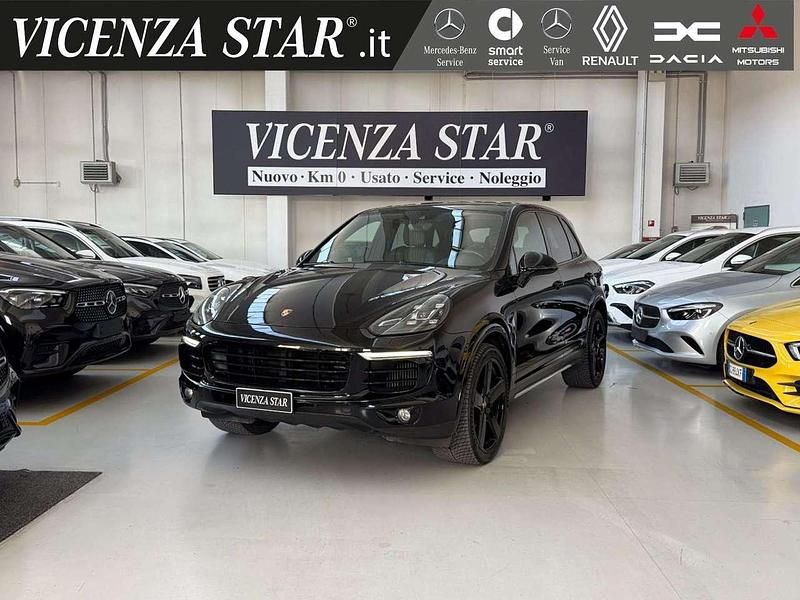 Nero Usata 2017 Porsche Cayenne SUV | 36.900 € (Molto cara) - Immagine 1/4