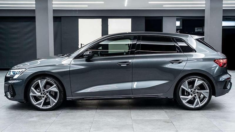 Usata Audi A3 S-Line 200 CV (147 kW) 2022 Grigio daytona metall perlato Berlina