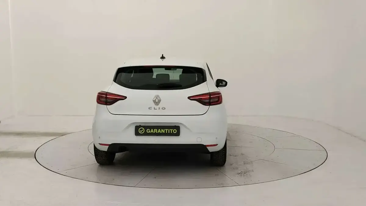 Usata Renault Clio Business 86 CV (63 kW) 2021 Bianco Utilitaria