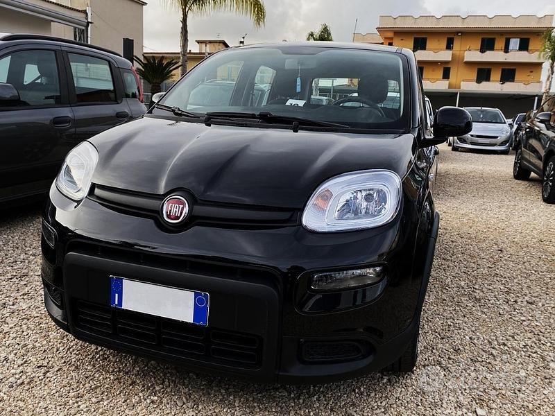 Usata Fiat Panda Cross Cross 70 CV (51 kW) 2023 Nero Utilitaria