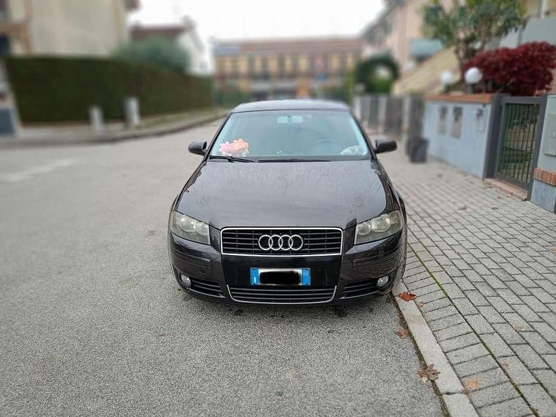 Usata 2004 Audi A3 Ambition Tre volumi | 2000 € (Super prezzo) - Immagine 1/4
