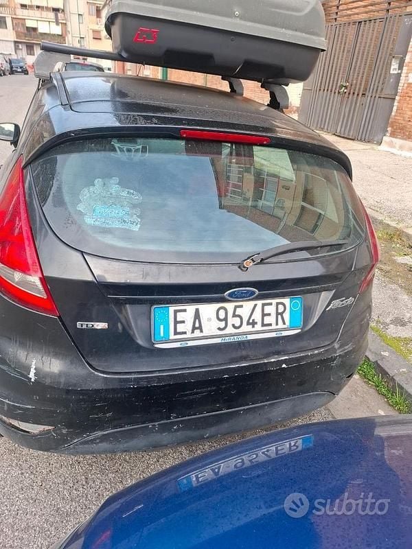 Usata Ford Fiesta 68 CV (50 kW) 2008 Nero Utilitaria
