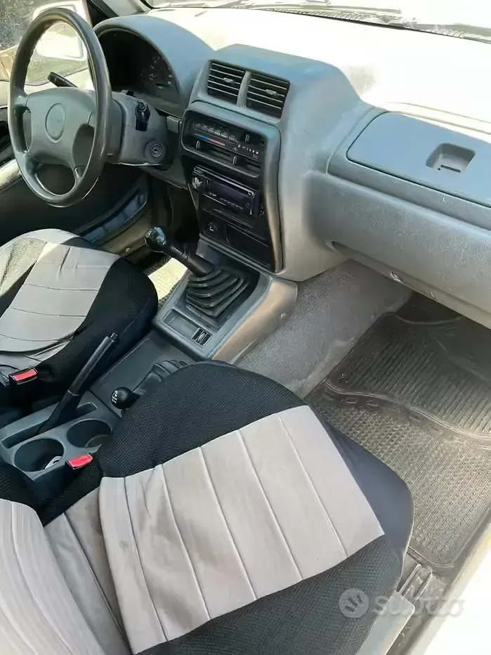 Usata Suzuki Vitara 2001 Bianco SUV