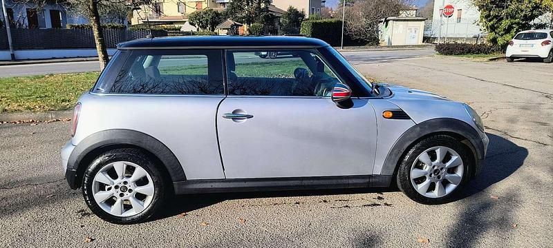 Begagnad Mini Cooper 120 HK (88 kW) 2009 Halvkombi