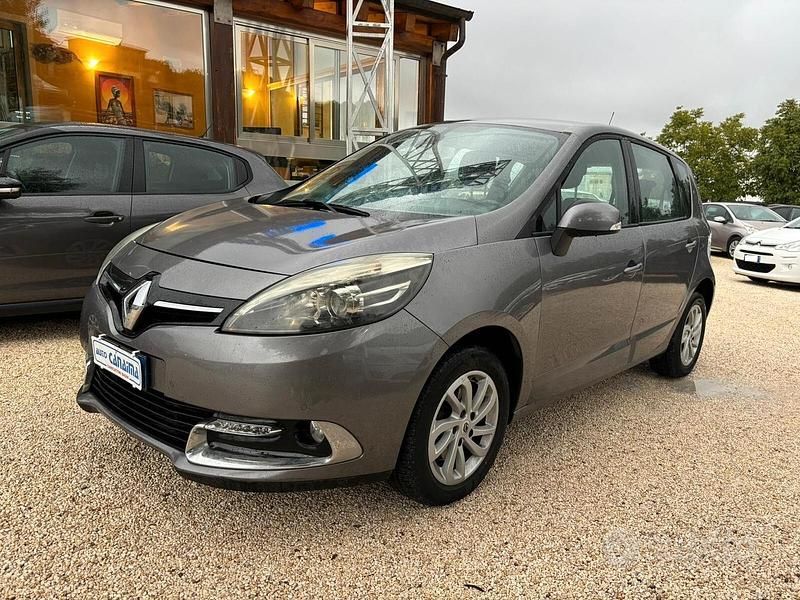 Usata Renault Scénic III 110 CV (80 kW) 2013 Grigio Monovolume
