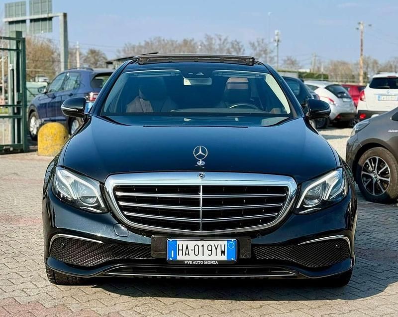Usata Mercedes E220 Exclusive 194 CV (142 kW) 2019 Nero Berlina