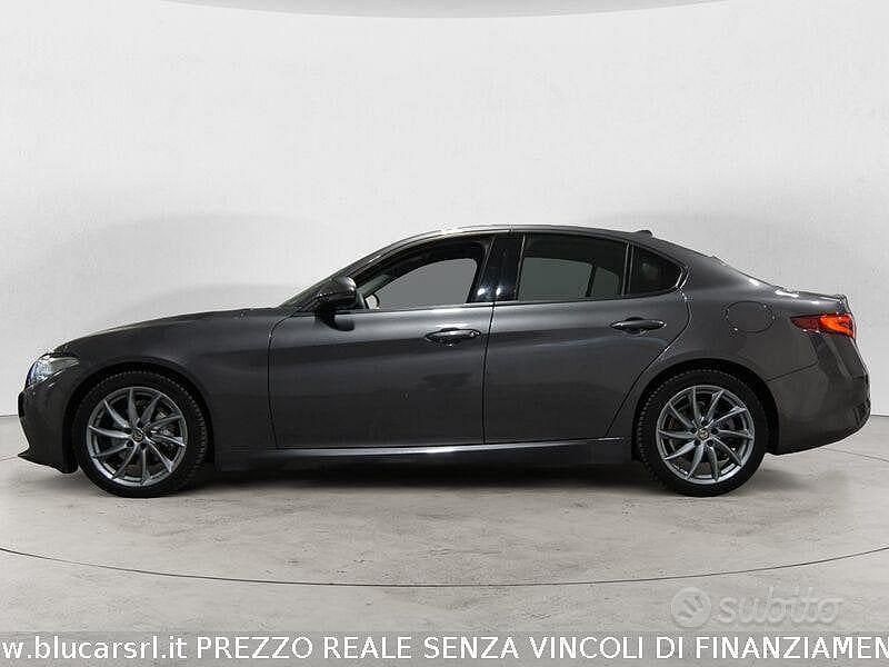 Usata Alfa Romeo Giulia 160 CV (117 kW) 2022 Grigio Berlina