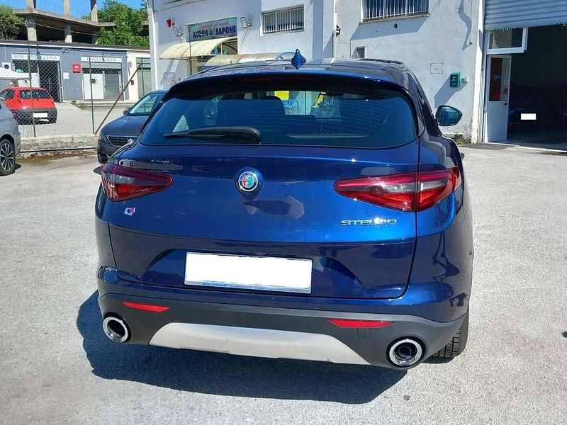 Usata Alfa Romeo Stelvio Business 190 CV (139 kW) 2019 Blu/azzurro SUV