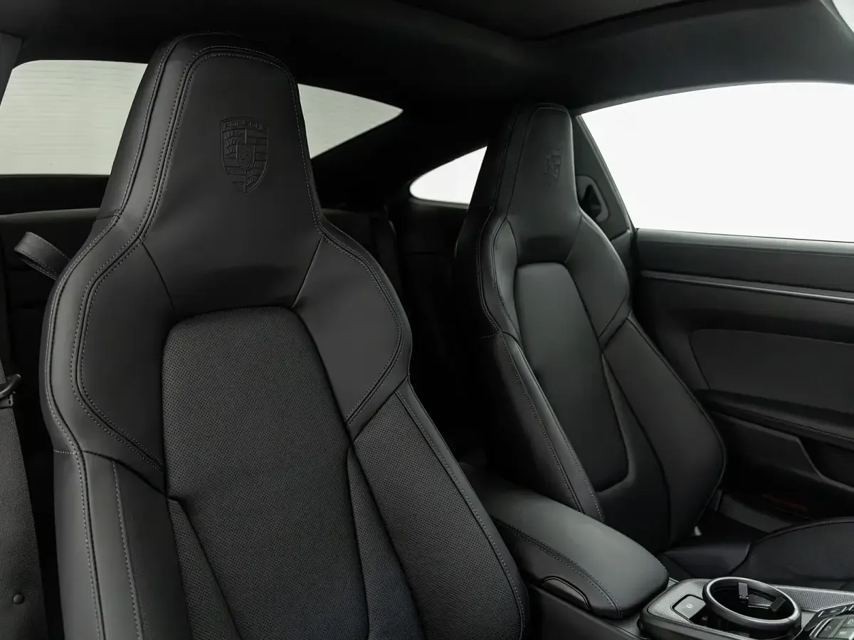 Nuova Porsche 911 2026 Oak green neo metallizzato