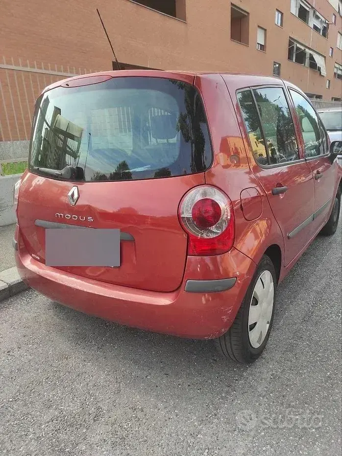 Usata Renault Modus 75 CV (55 kW) 2008 Rosso Monovolume