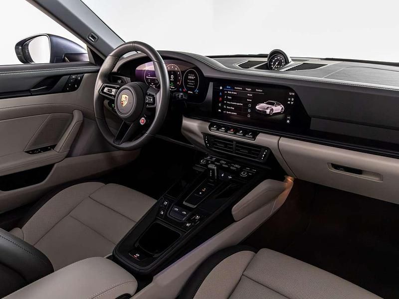 Usata Porsche 992 541 CV (397 kW) 2025 Grigio vanadio metallizzato Cabrio