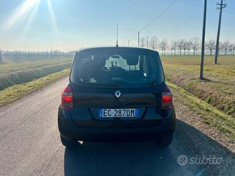 Nero Usata 2010 Renault Modus Monovolume | 2000 € (Super prezzo) - Immagine 1/3