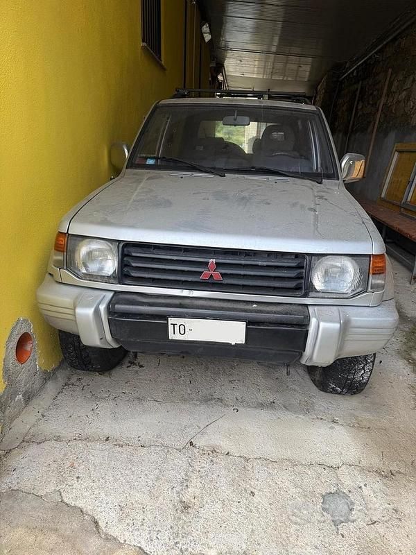 Usata Mitsubishi Pajero 1993 Grigio SUV